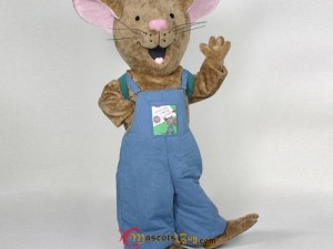 The Impact of Fox Mascot Costumes on Youth Engagement and Motivation