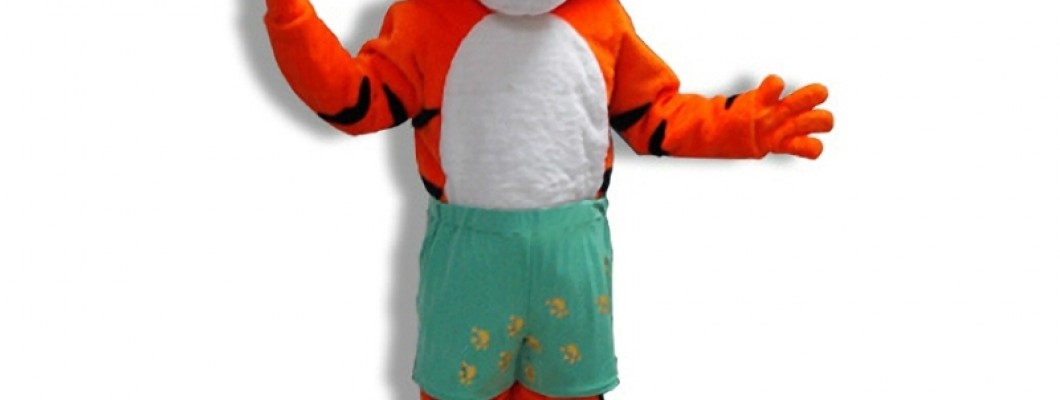 Holiday Mascot Costumes: A Bridge Between Generations in Festive Celebrations